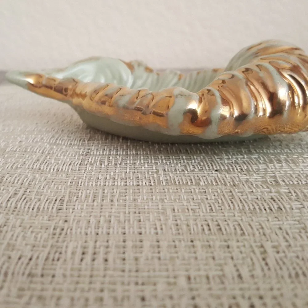 Vintage Leaf Shaped Tray Soap Dish Tabletop Decor 5.5 Inches Ceramic Distressed